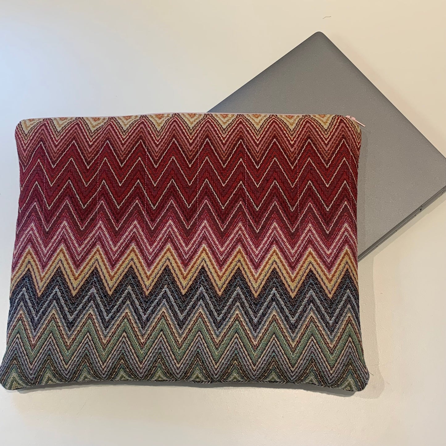 Laptop Sleeve; Retro Chroma