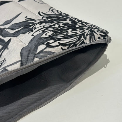 Laptop Sleeve; Shade